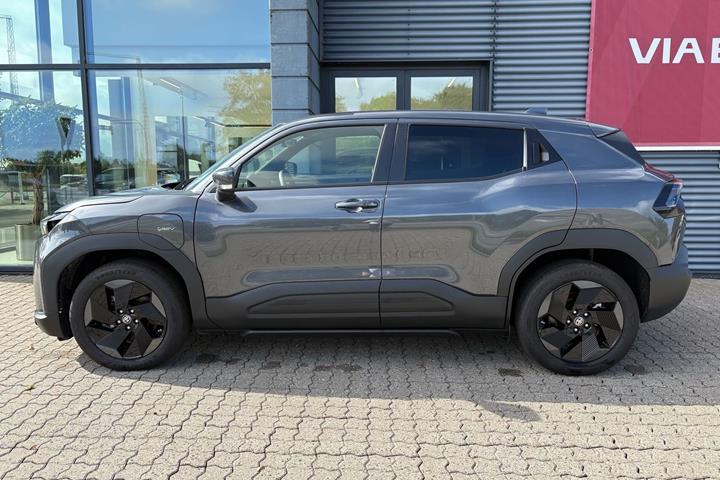 Grå Toyota Urban Cruiser fra 2025