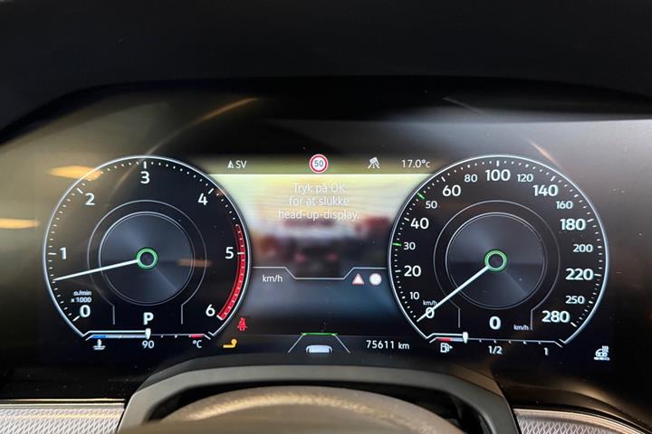 Grå VW Touareg fra 2021
