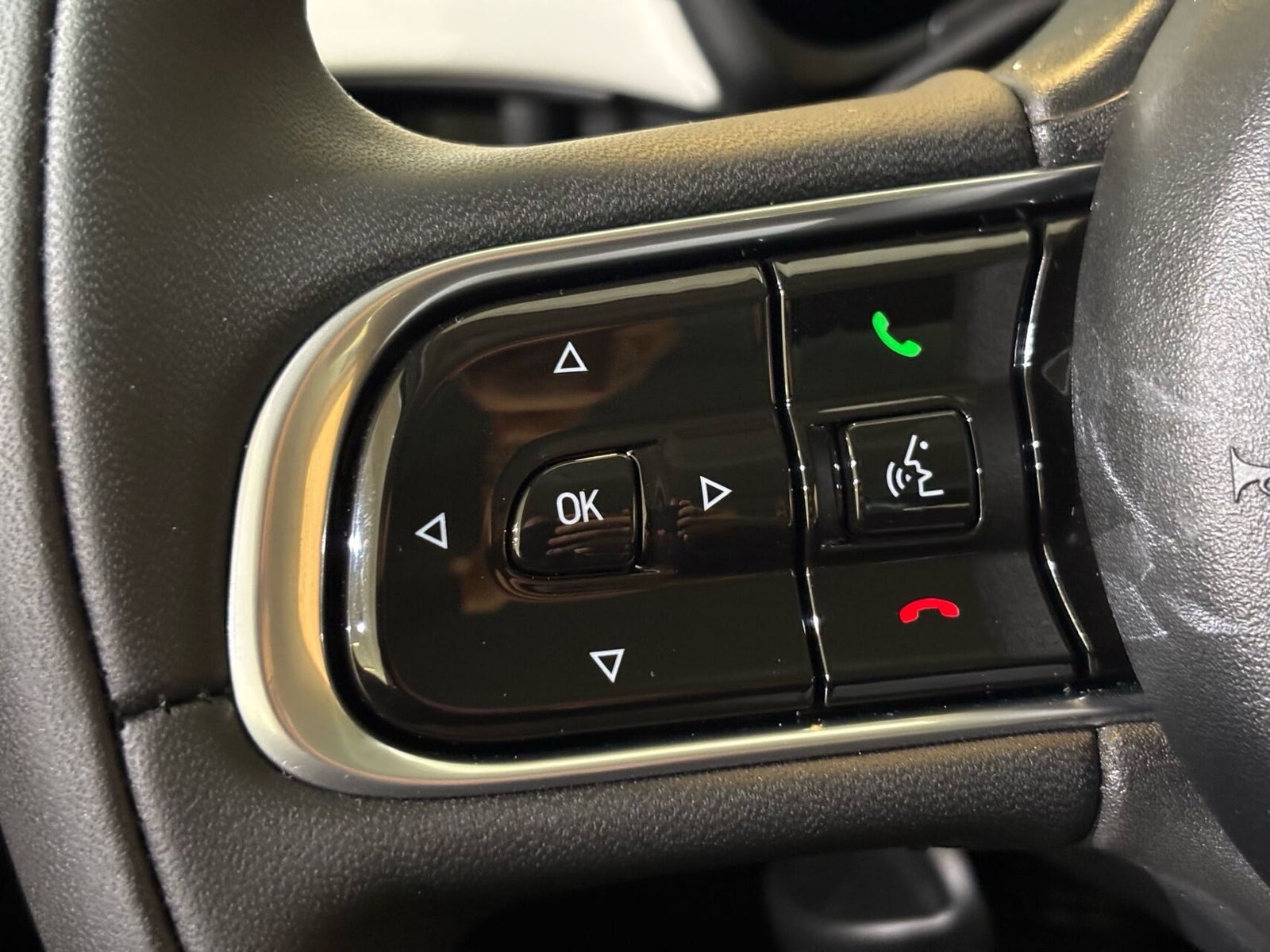 Hvid Fiat 500e fra 2023