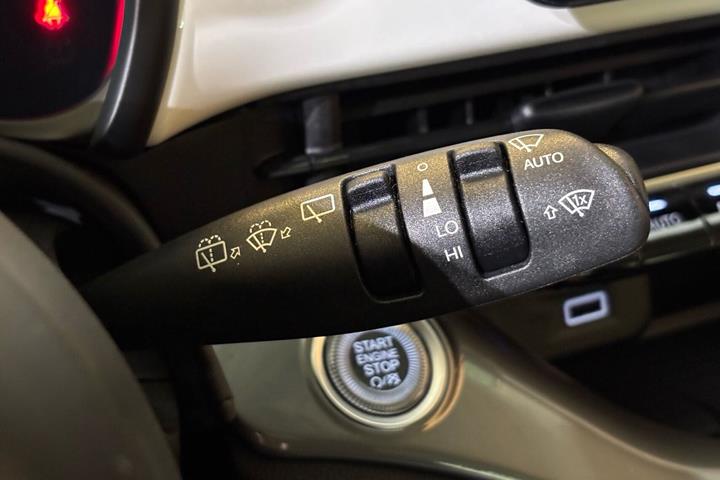 Hvid Fiat 500e fra 2023