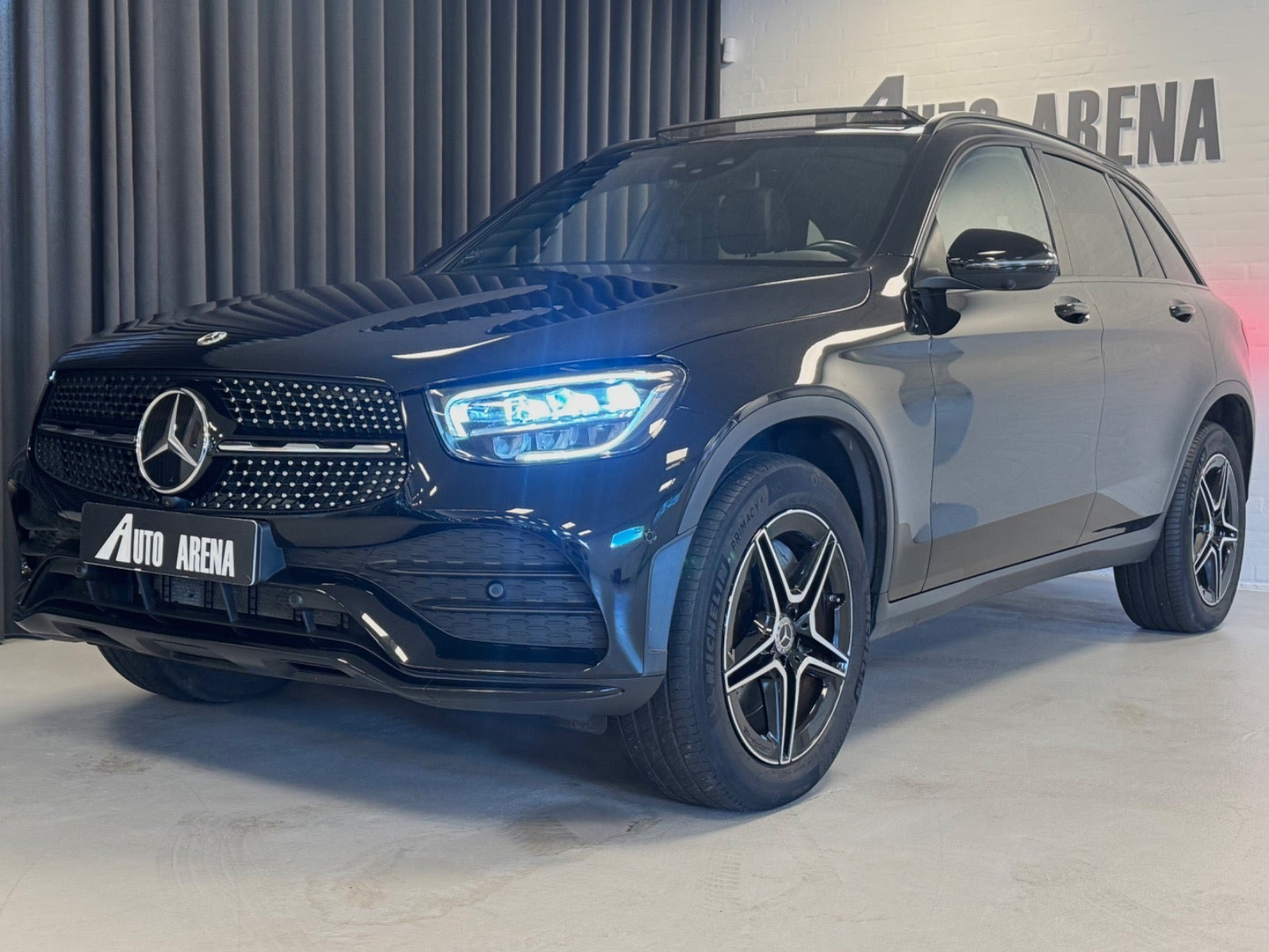 Sort Mercedes GLC300 de fra 2021