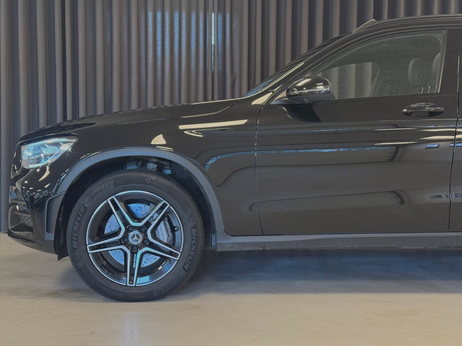 Sort Mercedes GLC300 de fra 2021
