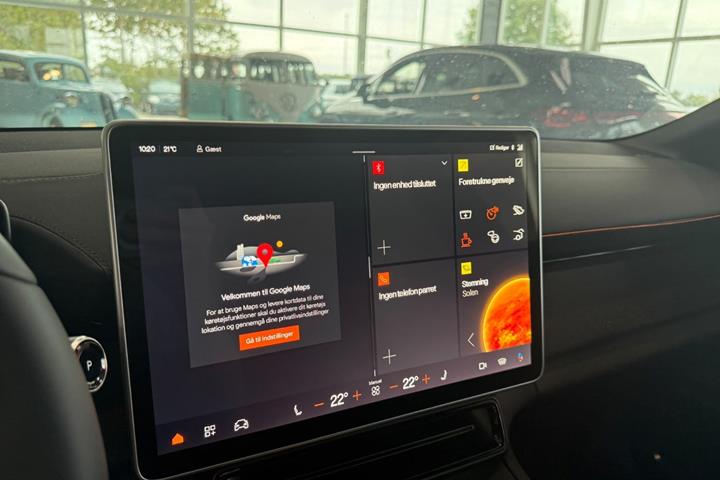 Sort Polestar 4 fra 2026