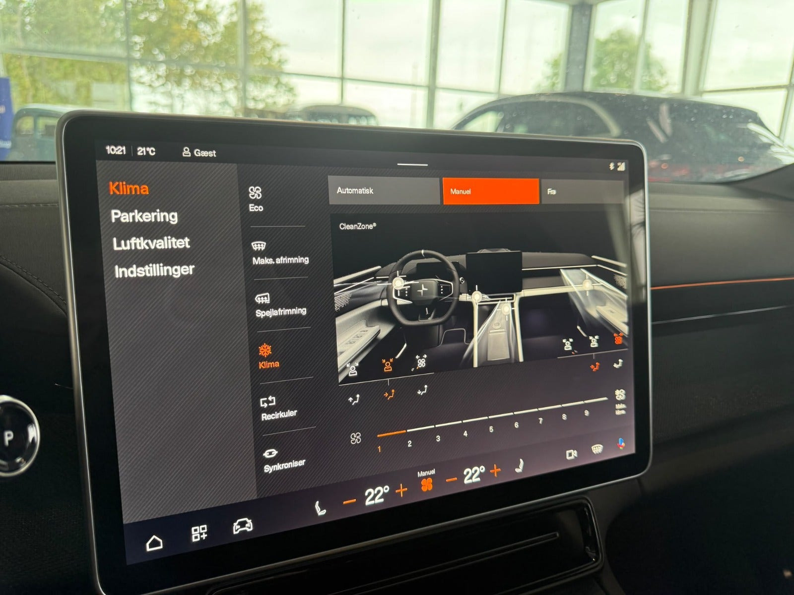 Sort Polestar 4 fra 2026