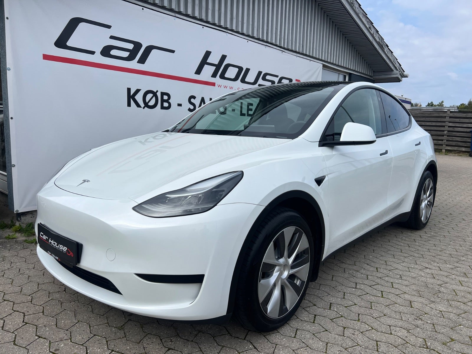 Tesla Model Y RWD