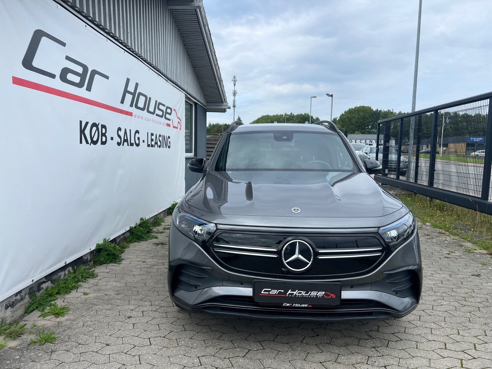 undefined Mercedes EQB250+ fra 2023