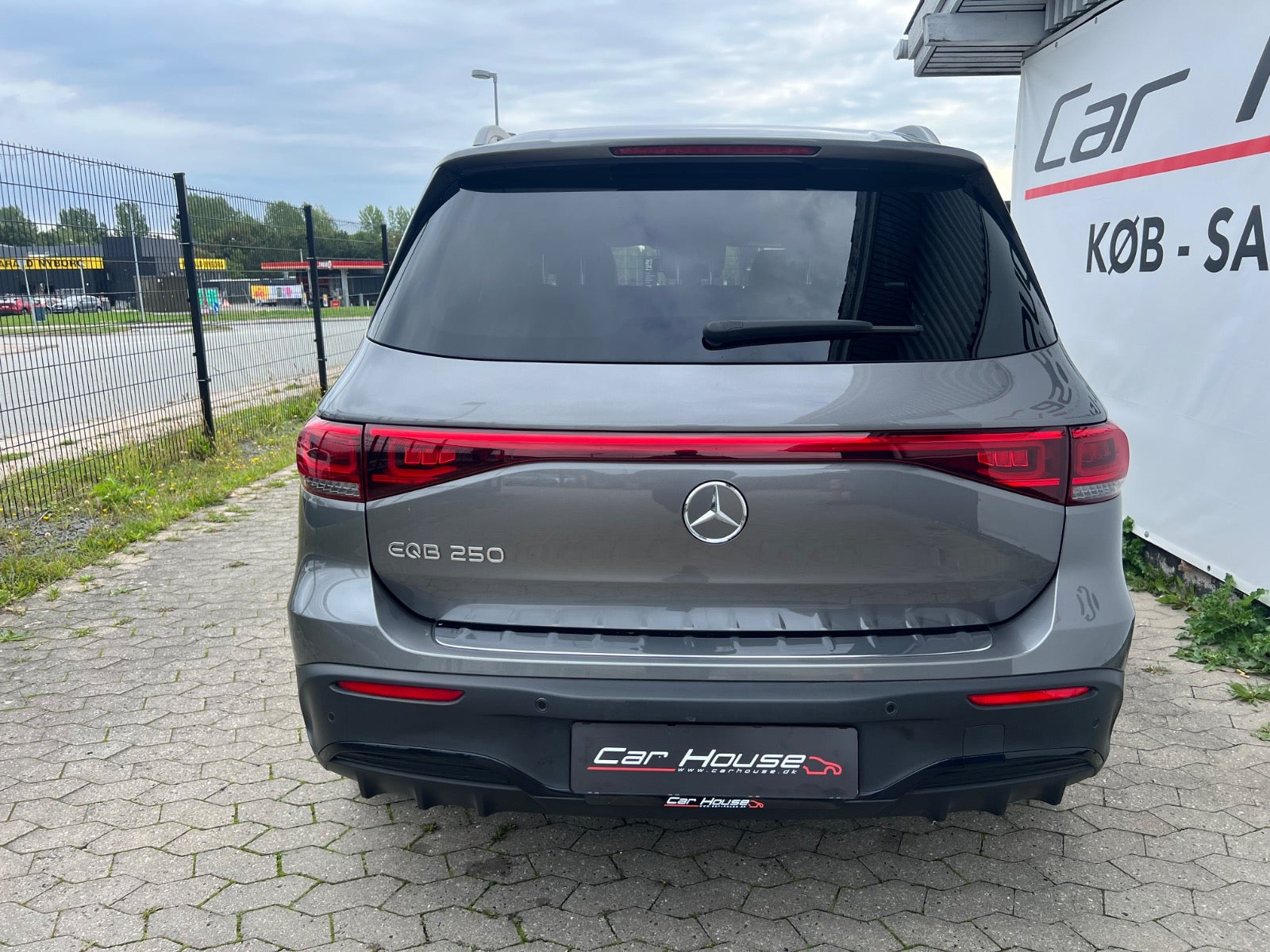 undefined Mercedes EQB250+ fra 2023