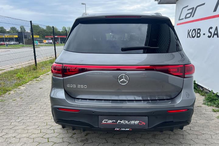 undefined Mercedes EQB250+ fra 2023