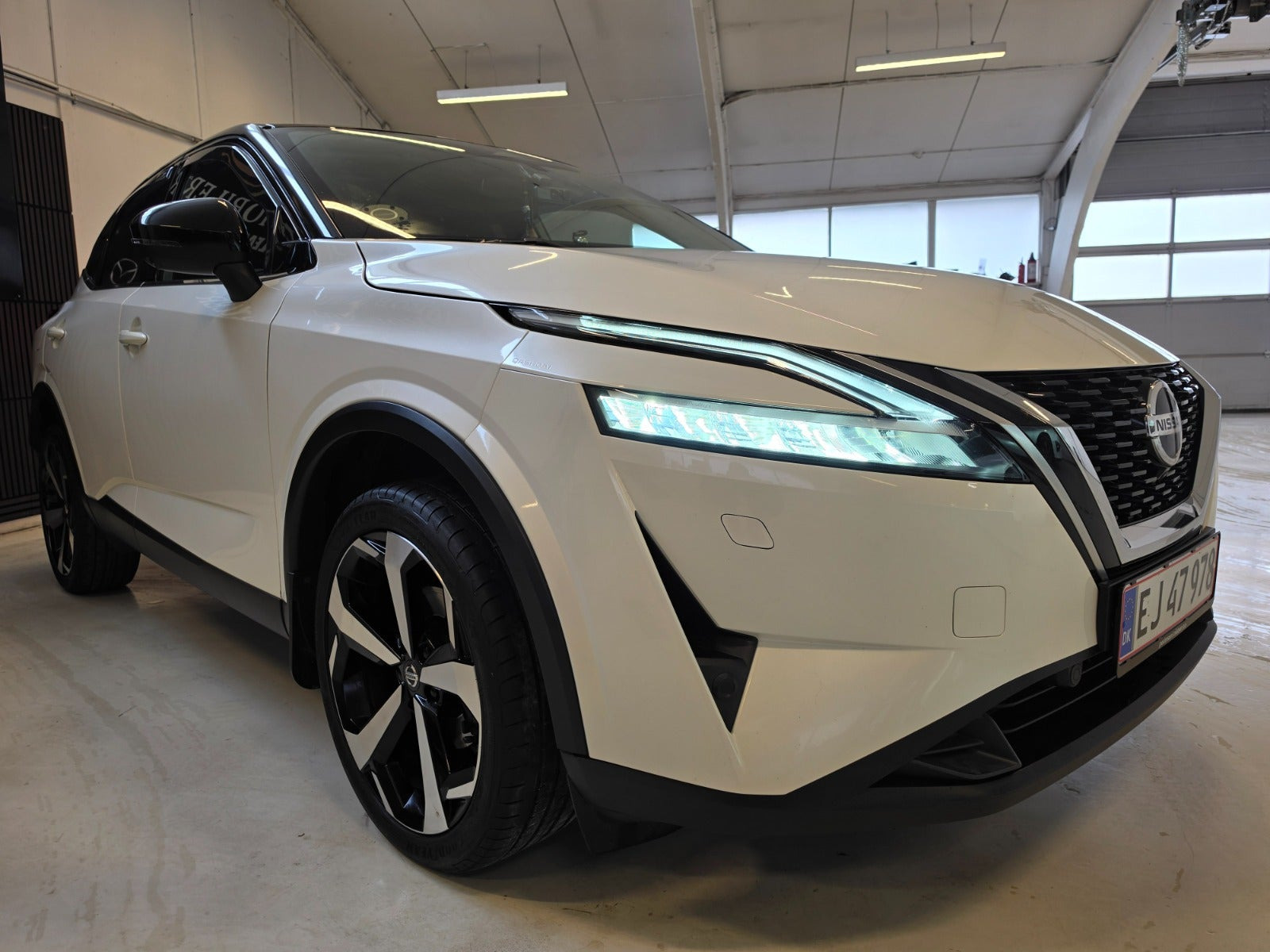 Hvid Nissan Qashqai fra 2021