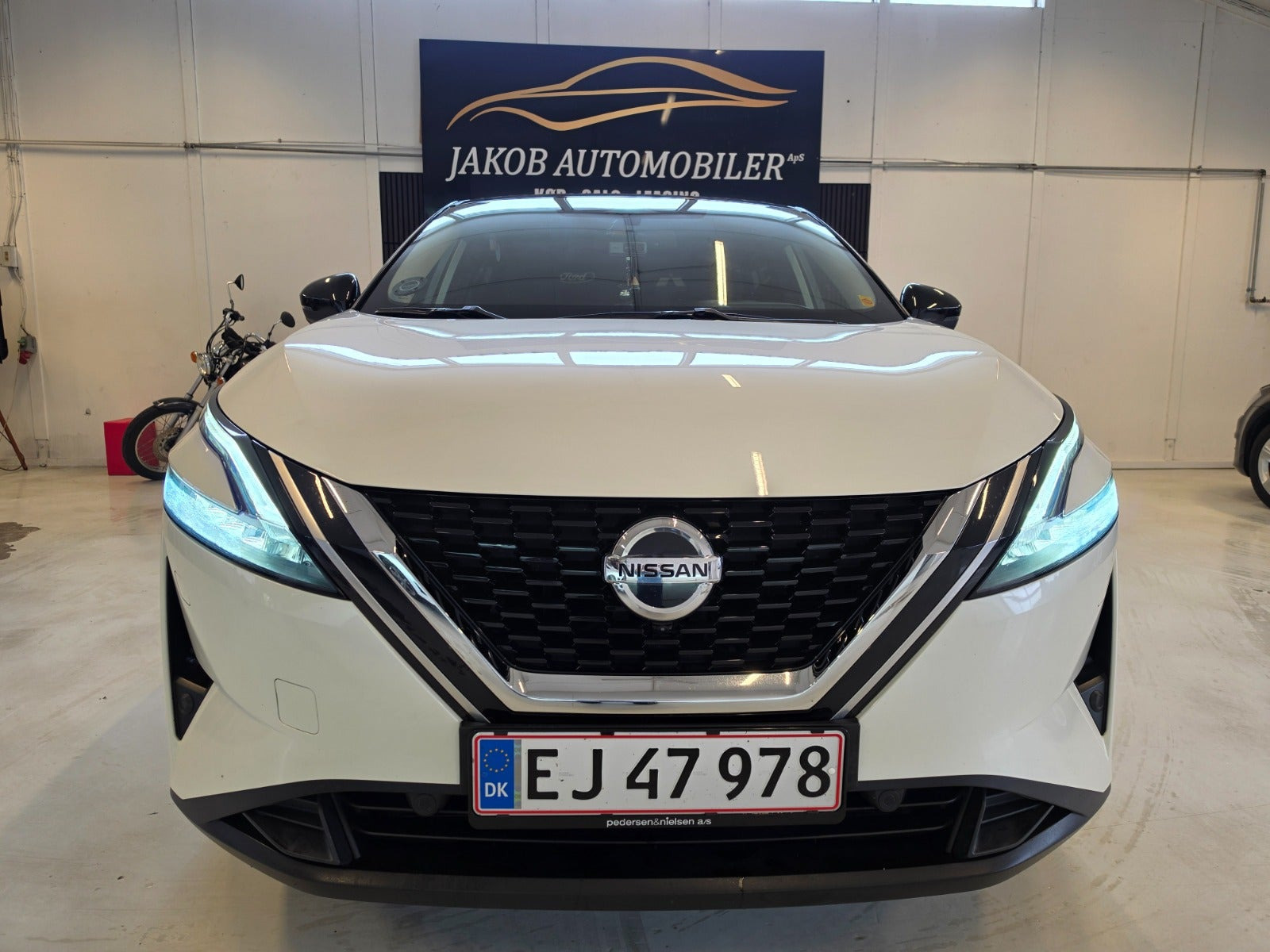 Hvid Nissan Qashqai fra 2021