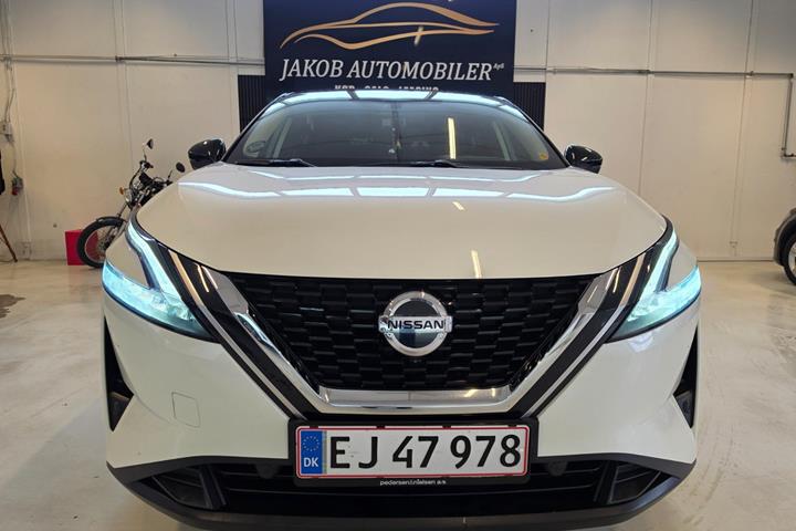 Hvid Nissan Qashqai fra 2021