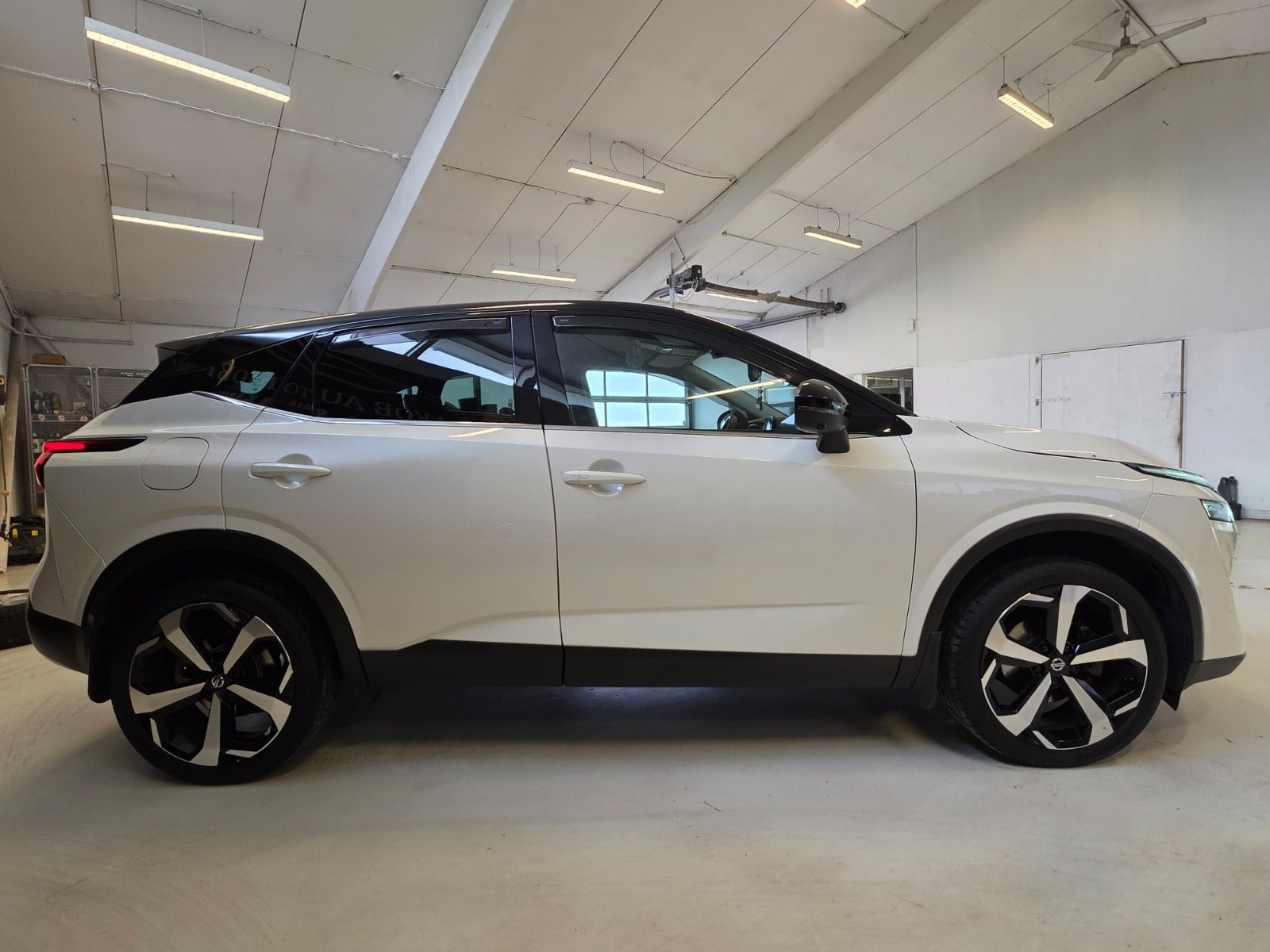 Hvid Nissan Qashqai fra 2021