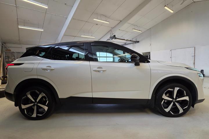 Hvid Nissan Qashqai fra 2021