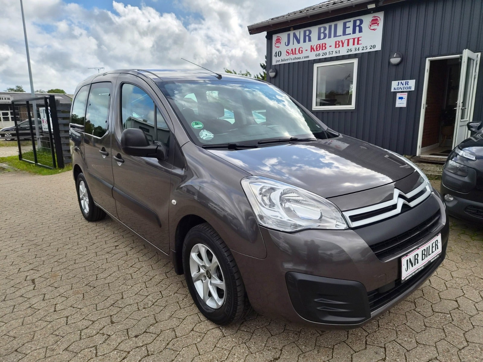Brun Citroën Berlingo fra 2018