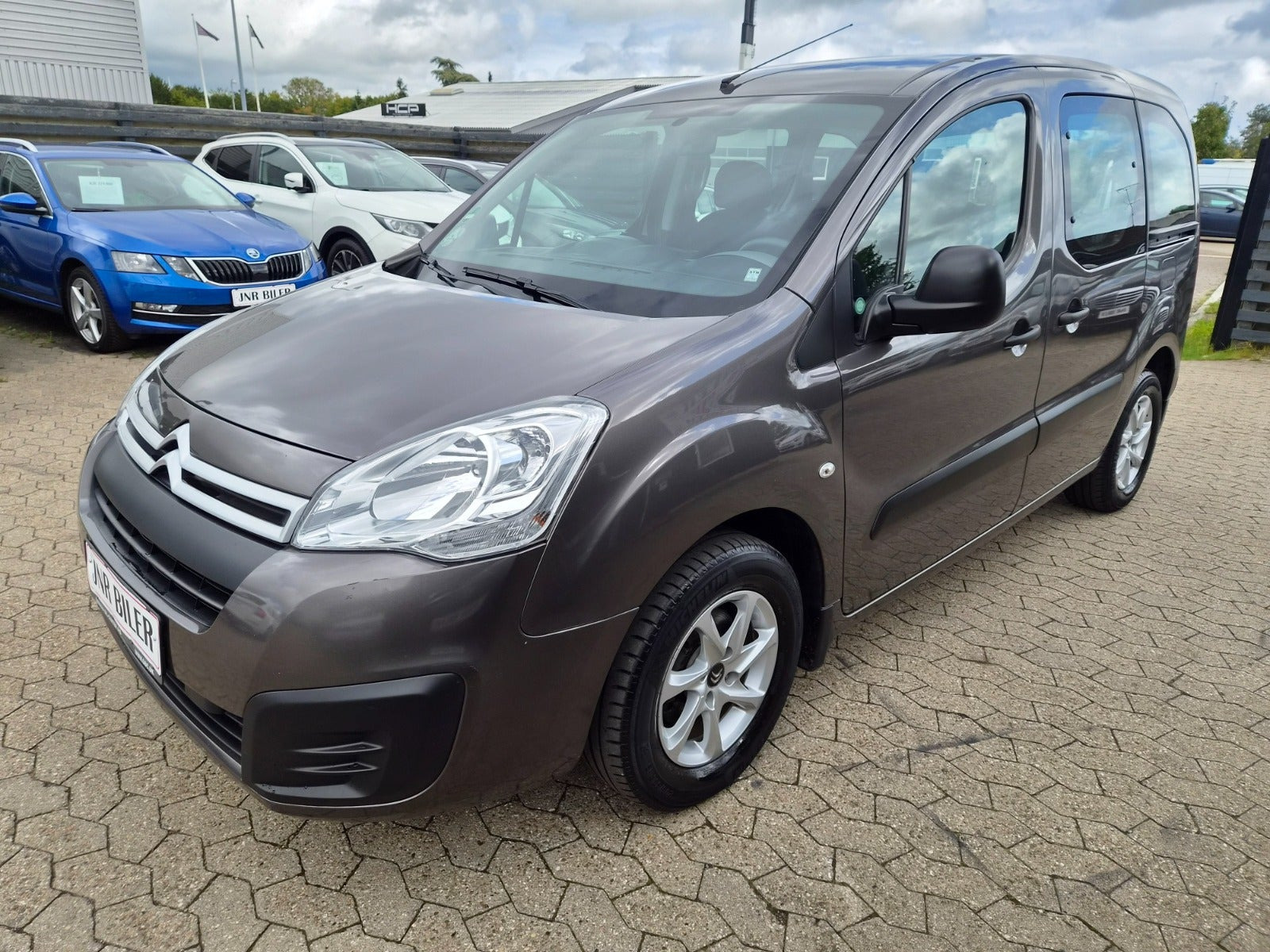 Brun Citroën Berlingo fra 2018