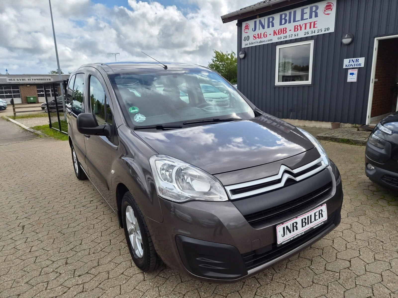 Brun Citroën Berlingo fra 2018