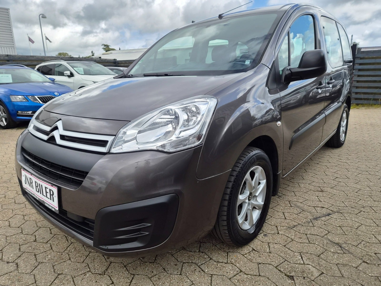 Brun Citroën Berlingo fra 2018