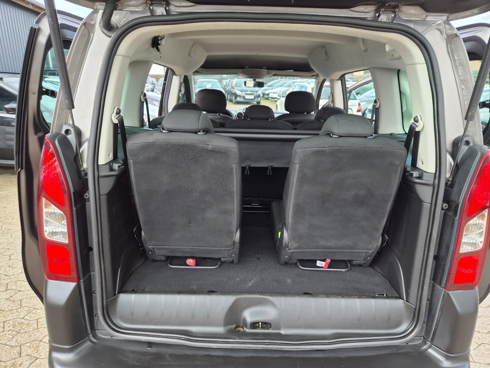 Brun Citroën Berlingo fra 2018