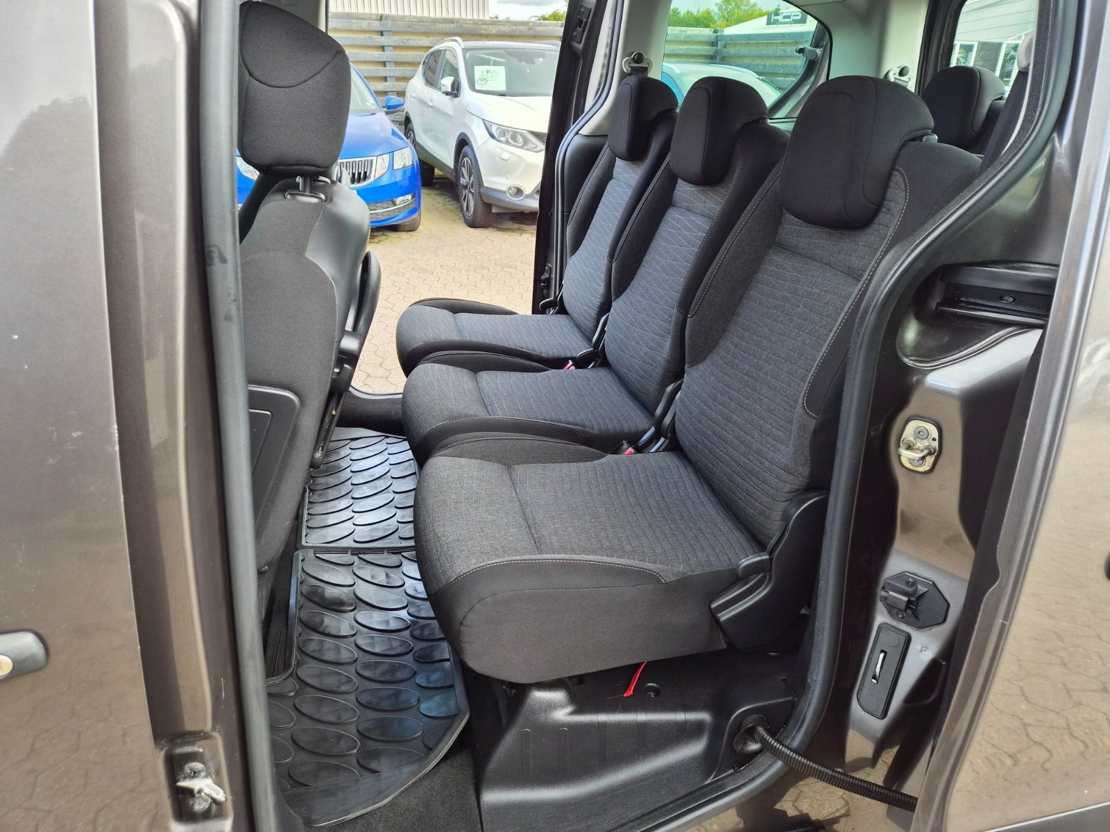 Brun Citroën Berlingo fra 2018