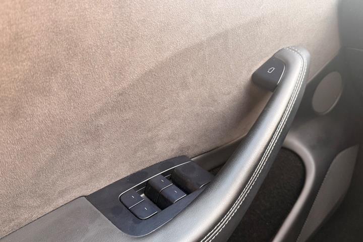 Sort Tesla Model 3 fra 2024