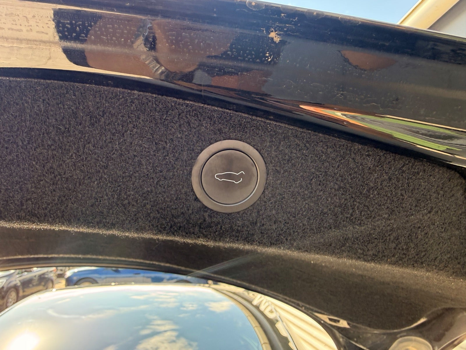 Sort Tesla Model 3 fra 2024