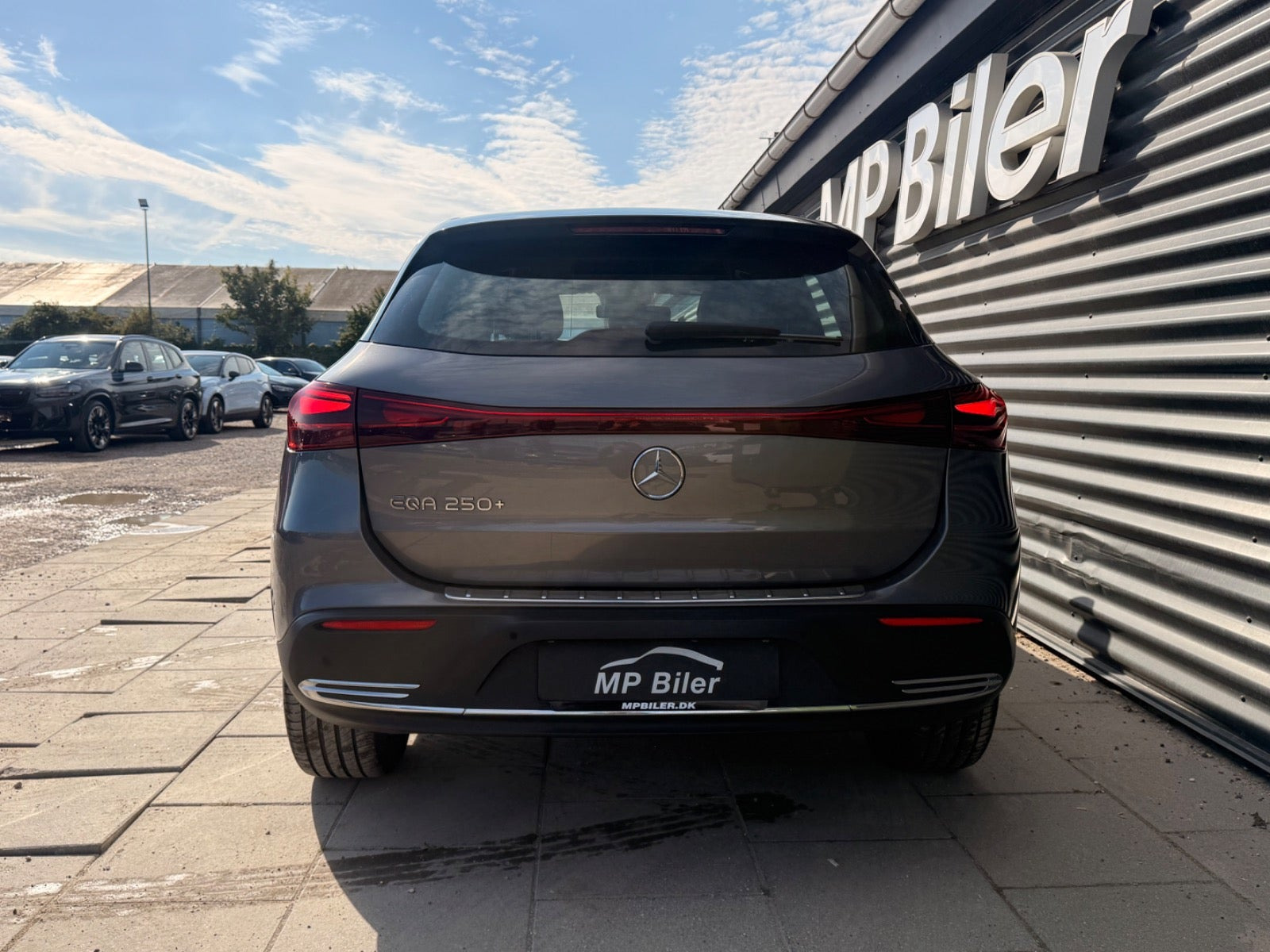 Grå Mercedes EQA250+ fra 2024