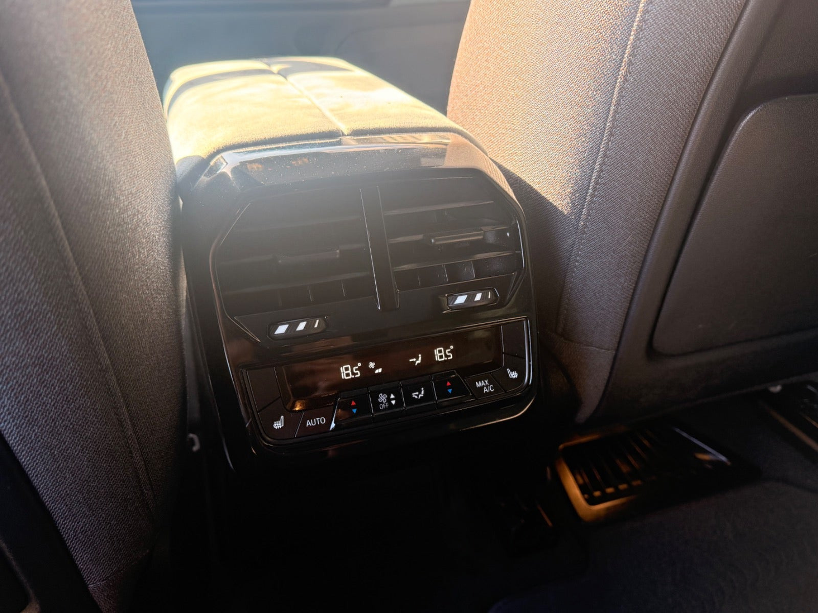 Hvid BMW iX fra 2023