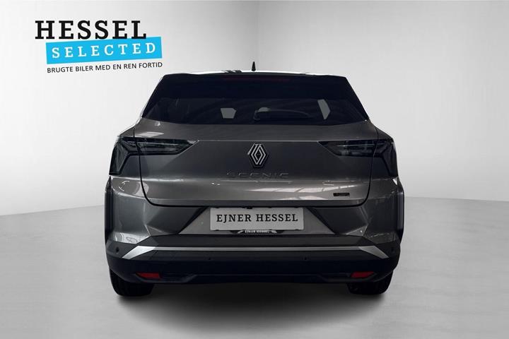 Grå Renault Scenic E-Tech fra 2026