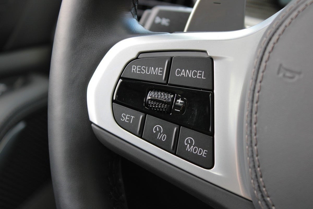 Grå BMW X5 fra 2024