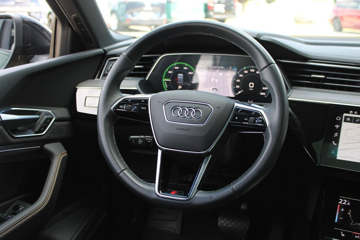 Sort Audi e-tron fra 2023