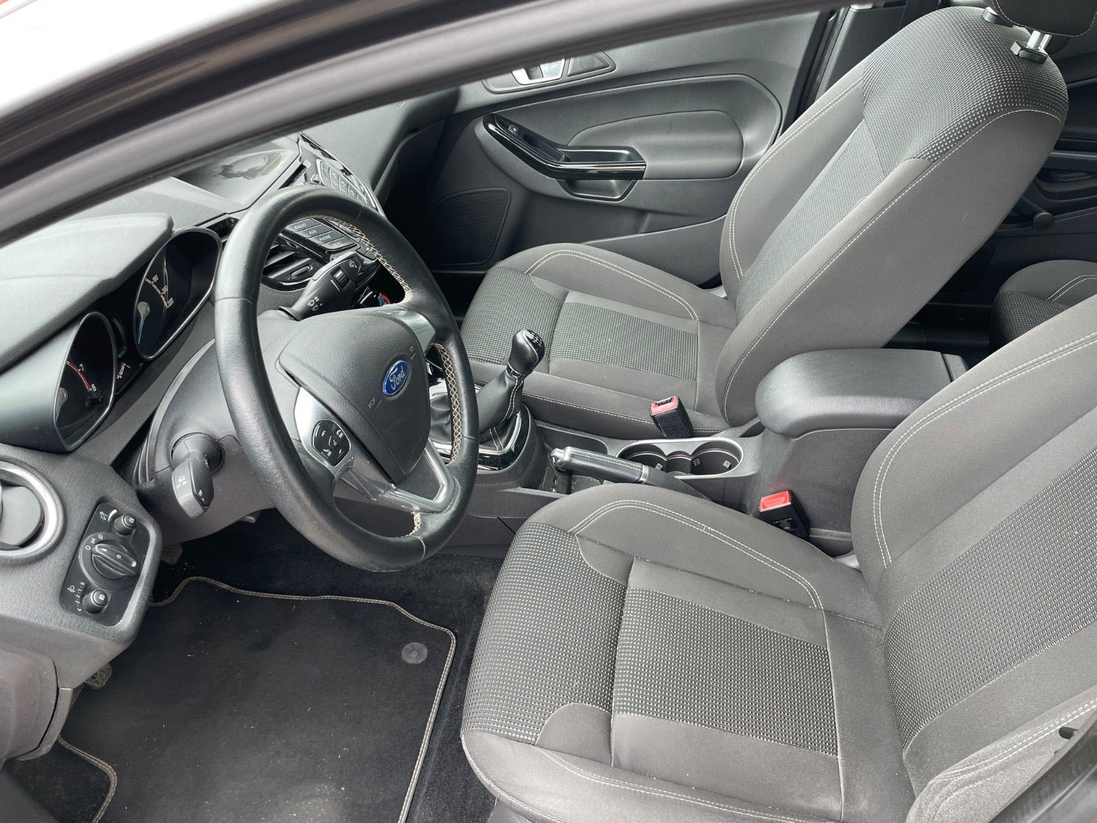 Sort Ford Fiesta fra 2015