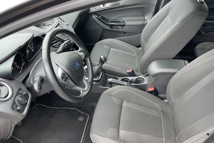 Sort Ford Fiesta fra 2015