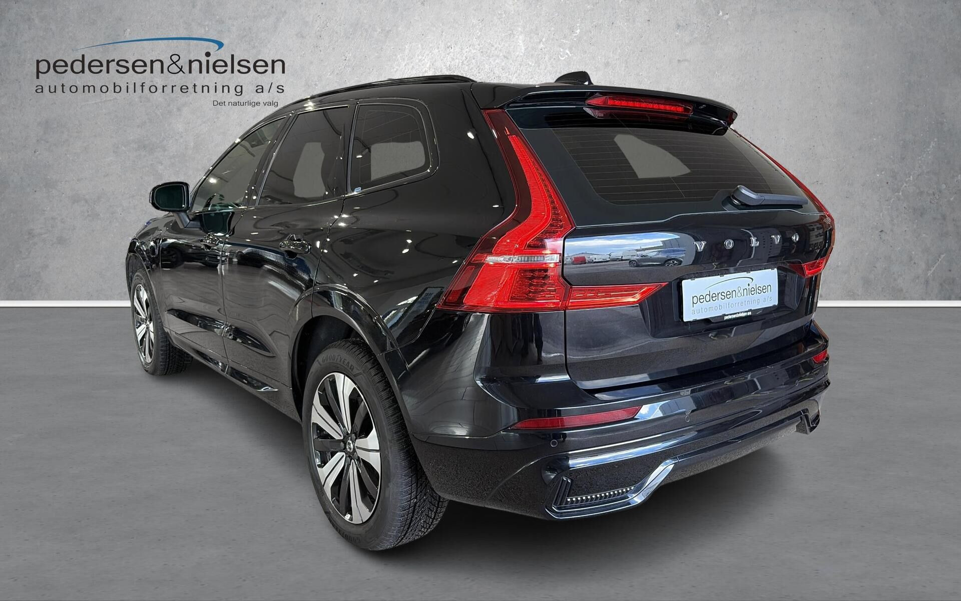 Sort Volvo XC60 fra 2022