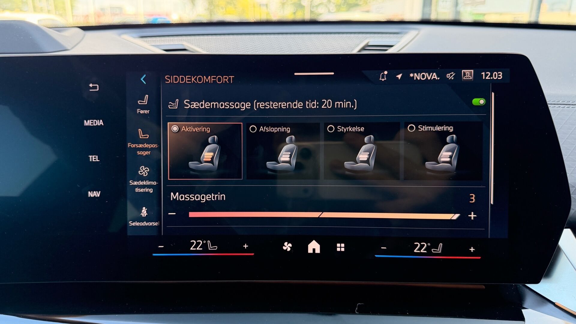 Grøn BMW iX2 fra 2026