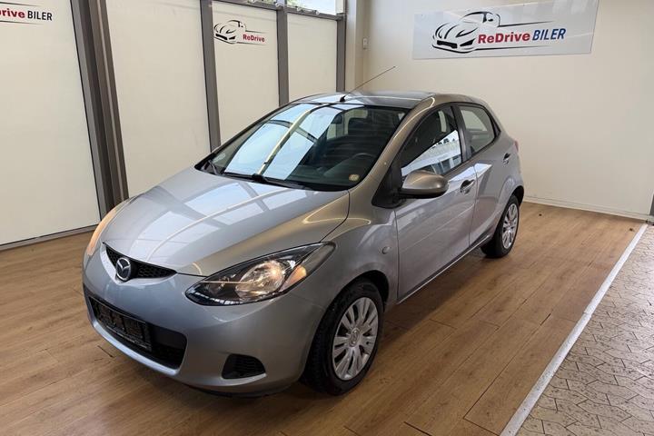 Sølv Mazda 2 fra 2009