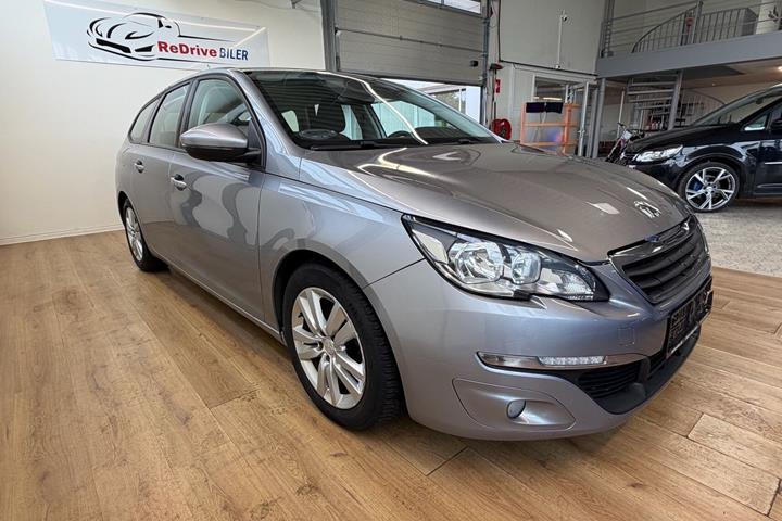 Grå Peugeot 308 fra 2014