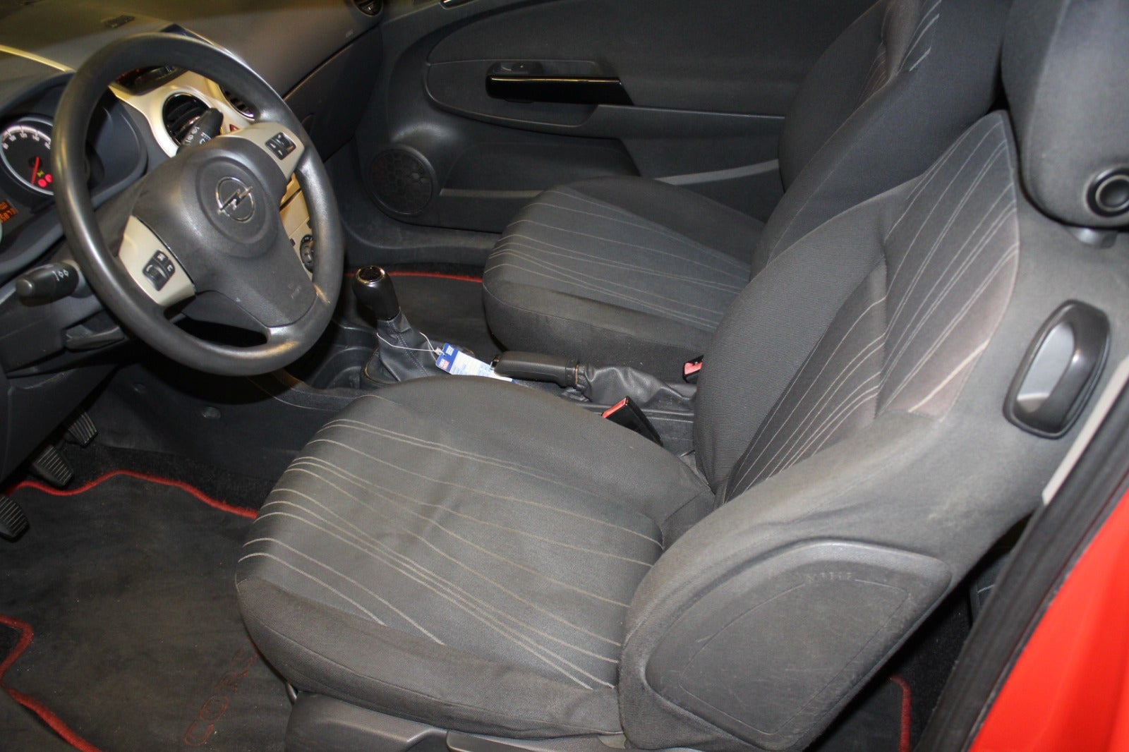 Rød Opel Corsa fra 2007