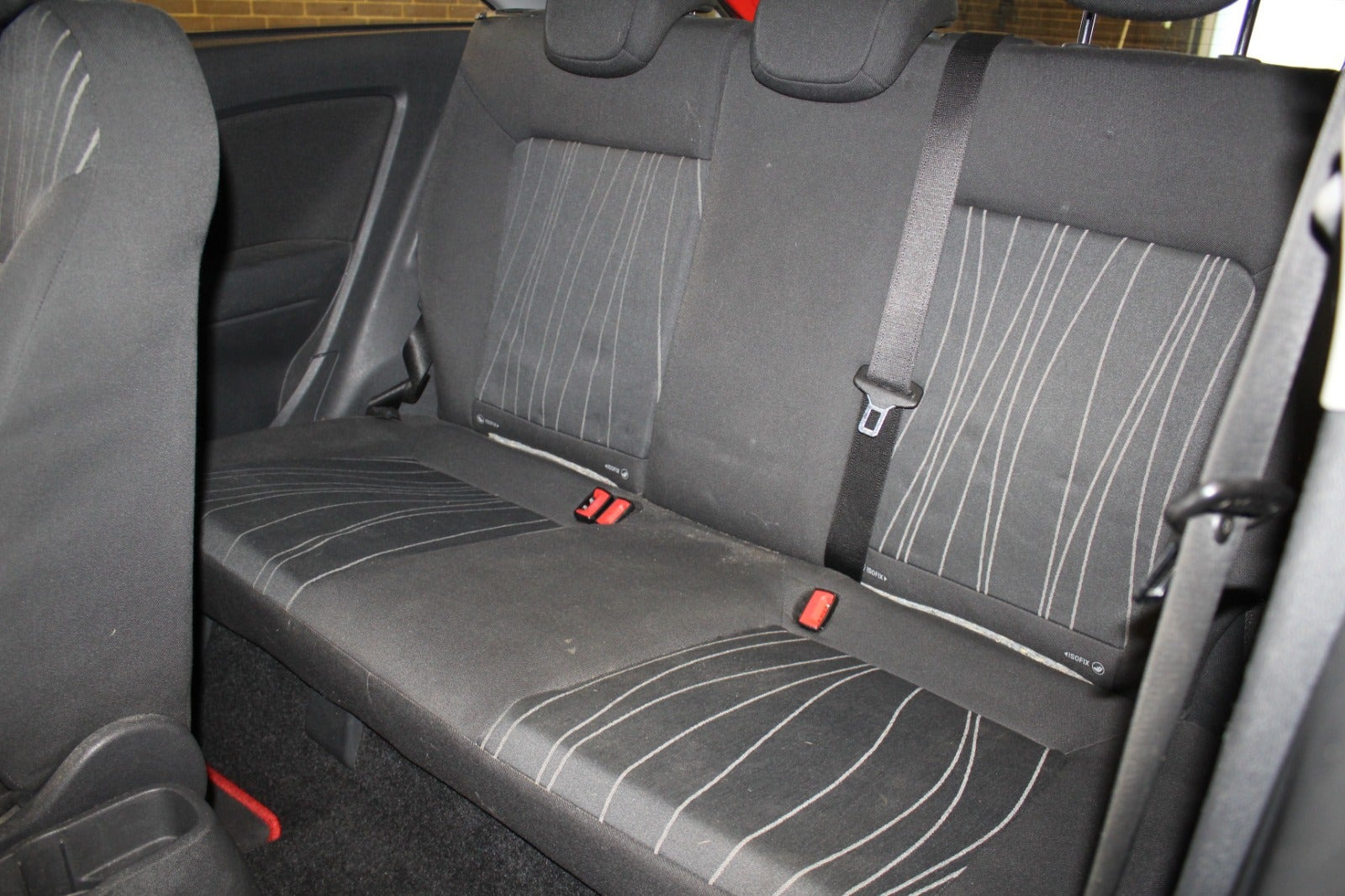 Rød Opel Corsa fra 2007