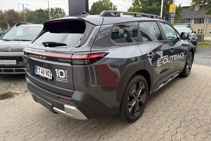 Grå Subaru e-Outback fra 2026