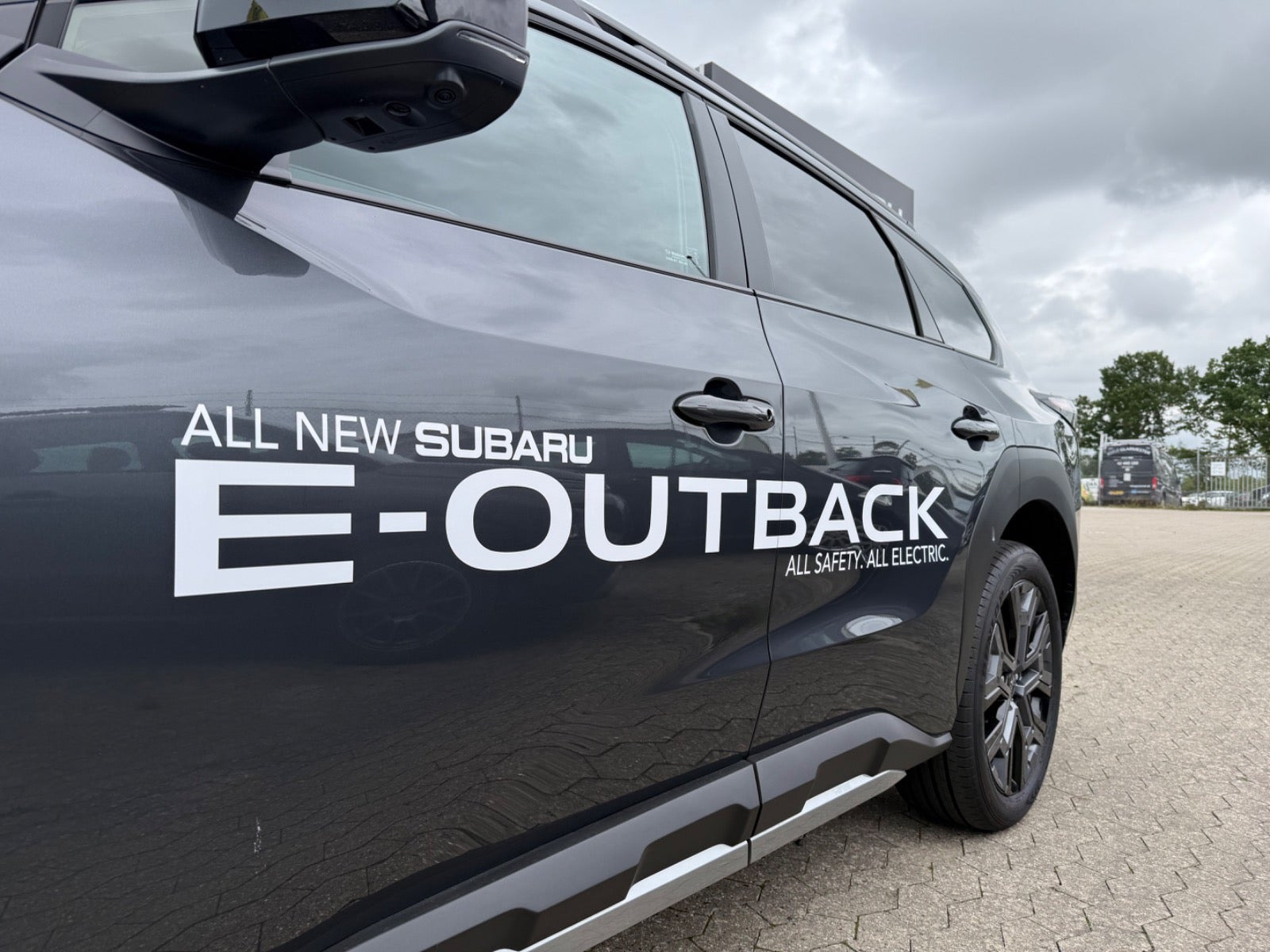 Grå Subaru e-Outback fra 2026