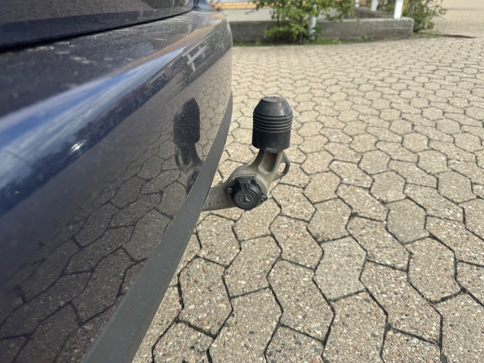 Blå Mercedes C220 d fra 2016