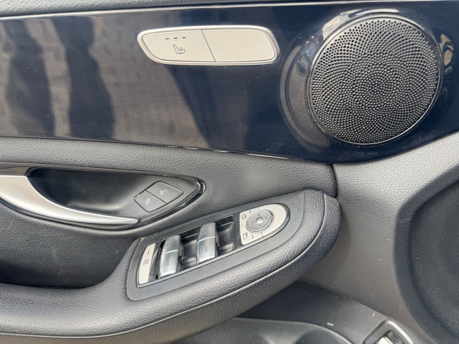 Blå Mercedes C220 d fra 2016
