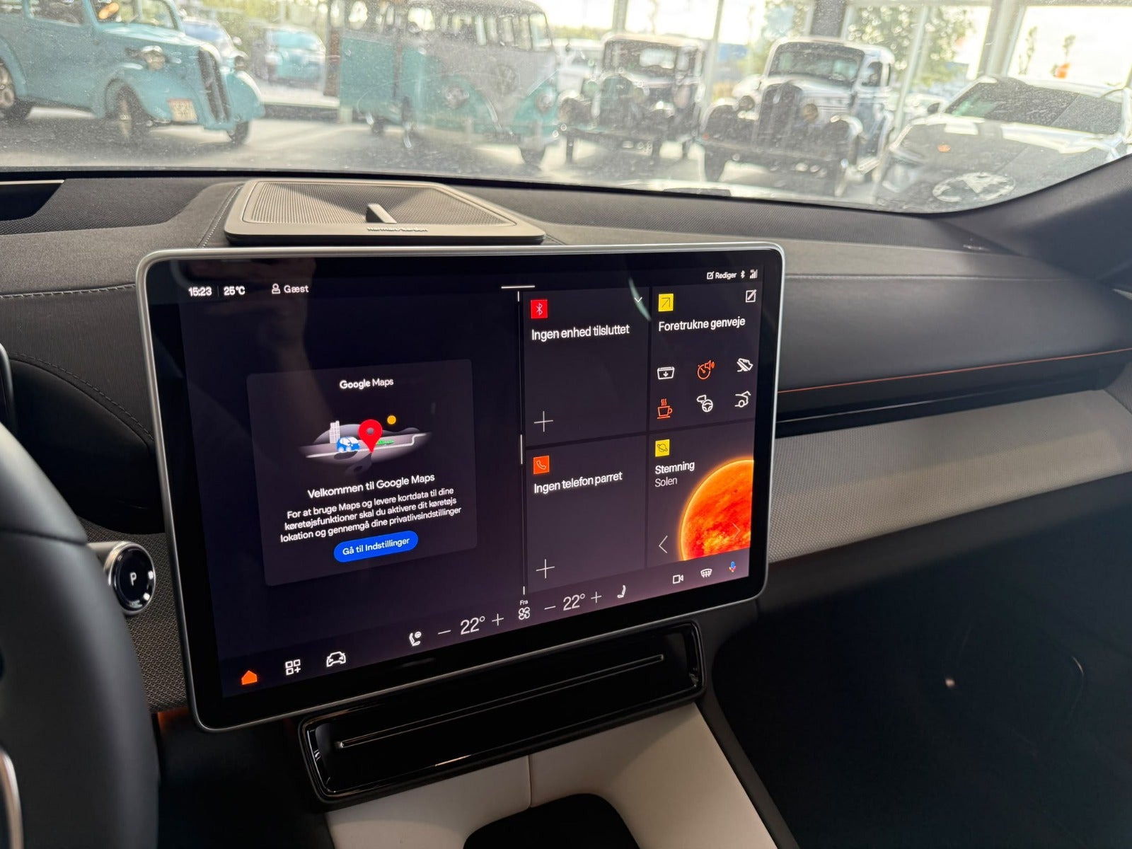 Sort Polestar 4 fra 2025