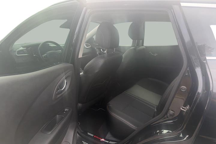 Sort Renault Kadjar fra 2016