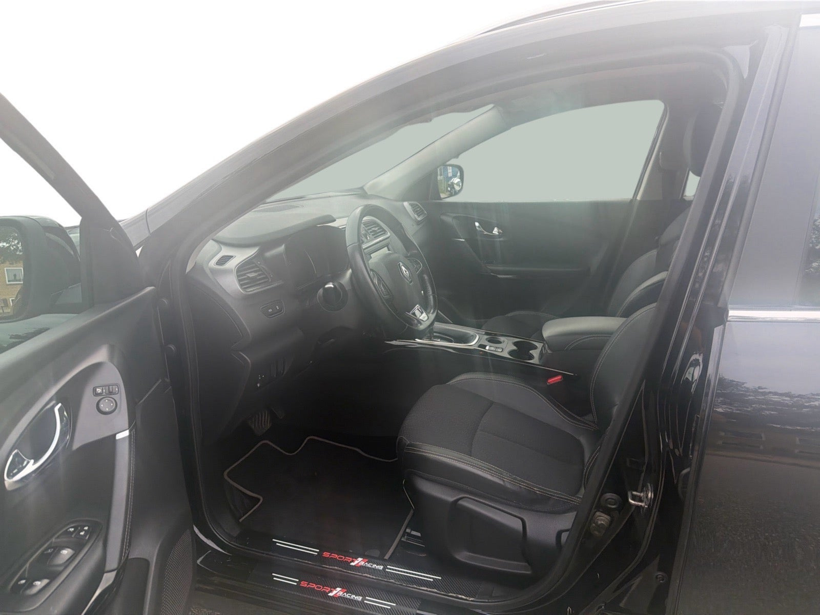 Sort Renault Kadjar fra 2016