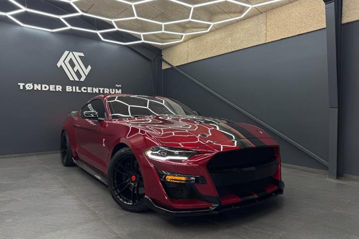 Rød Ford Mustang fra 2020
