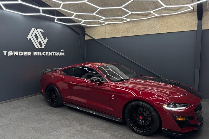 Rød Ford Mustang fra 2020