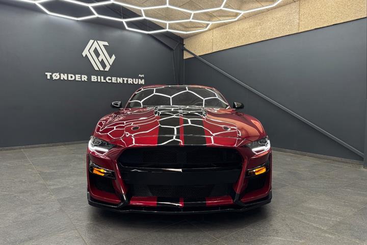 Rød Ford Mustang fra 2020