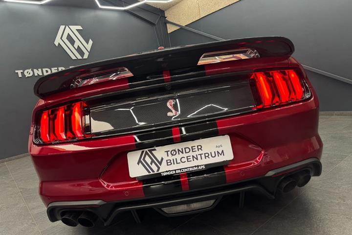 Rød Ford Mustang fra 2020
