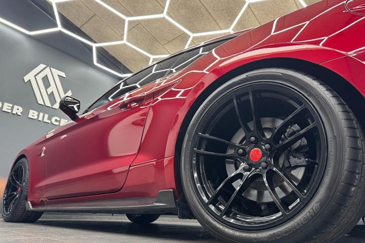 Rød Ford Mustang fra 2020